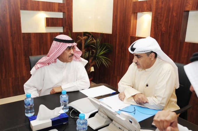 النائب دخليل عبدالله يرد على اسئلة القراء بحضور نائب رئيس التحرير الزميل عدنان الراشد