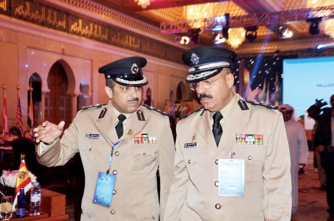 الفريق الشيخ احمد النواف مع العقيد وليد الغانم ﻿