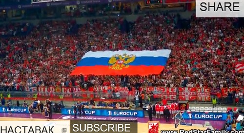 بالفيديو.. مشجعو فريق صربي يستقبلون فريقاً أوكرانياً بـ علم ضخم روسيا
