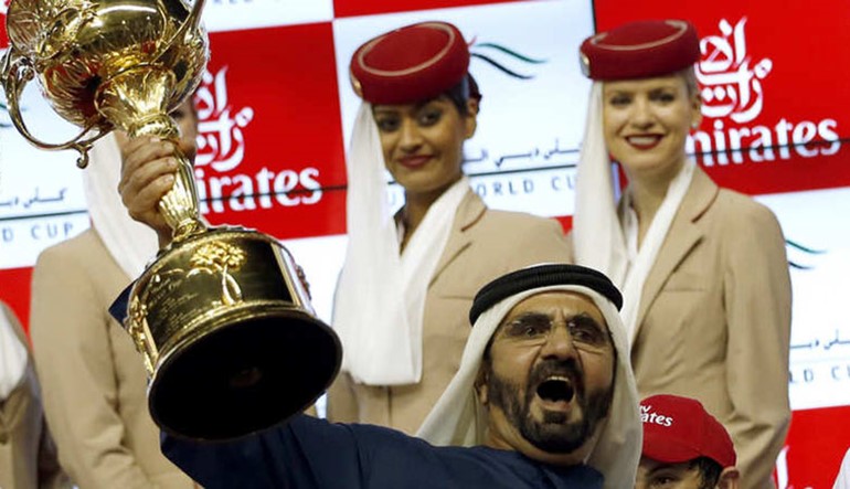 بالفيديو.. محمد بن راشد يفوز بأغلى سباق للخيول بالعالم.. ويرقص اليولة احتفالاً