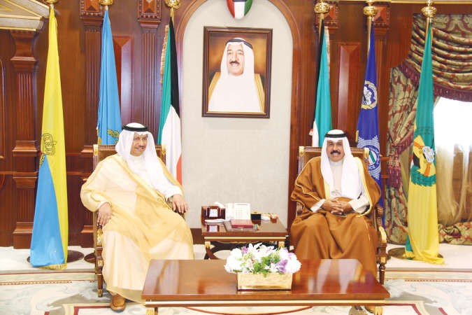  سمو ولي العهد الشيخ نواف الاحمد خلال استقباله سمو رئيس مجلس الوزراء الشيخ جابر المبارك