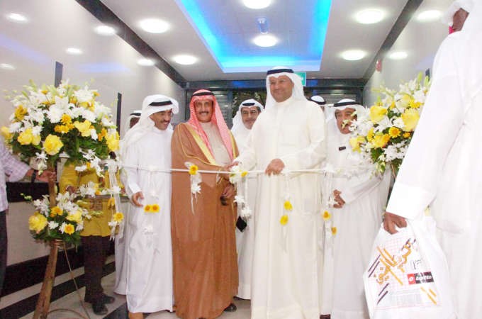 د علي العبيدي والشيخ د ابراهيم الدعيج يفتتحان المبنى الجديد محمد هاشم