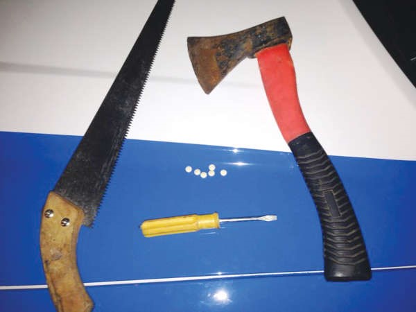 مسلحون بمواد مخدرة في شباك مرور حولي