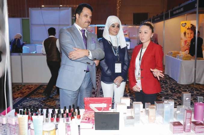 الحربي يتفقد الشركات المشاركة في المعرض