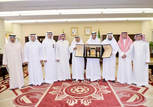 نائب رئيس مجلس الامة مبارك الخرينج متوسطا وفد الاتحاد الكويتي للمزارعين﻿