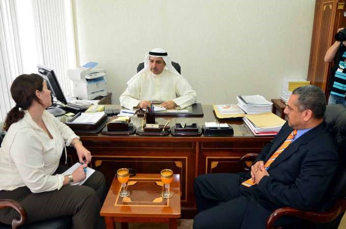 جمال العمر خلال استقباله وفد السفارة الاميركية