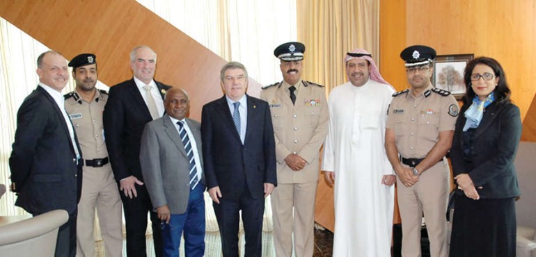 الشيخ احمد الفهد والفريق الشيخ احمد النواف وتوماس باخ ﻿
