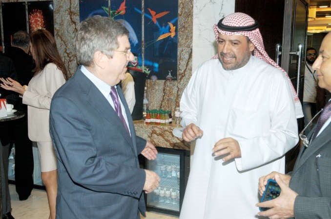 الفهد في حوار مع باخ بحضور حسين المسلم﻿