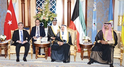 صاحب السمو الامير الشيخ صباح الاحمد خلال المباحثات مع الرئيس التركي عبدالله غول بحضور سمو ولي العهد الشيخ نواف الاحمد