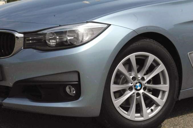 BMW الفئة الثالثة غران توريزمو 2014.. كفاءة الأداء وفخامة الشكل