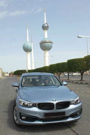 الزميلة شوق حلاوة تقوم بتجربة BMW الفئة الثالثة غران توريزمو 2014 هاني عبدالله