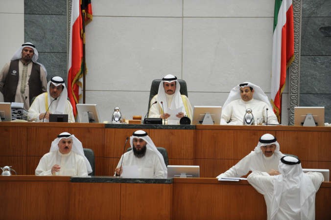 رئيس مجلس الامة مرزوق الغانم ونائبه مبارك الخرينج وامين السر يعقوب الصانع على المنصة وتبدو الامانة العامة		 هاني الشمري﻿