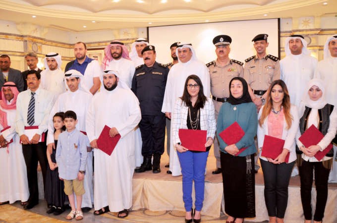 قيادات وزارة الداخلية وقيادات بنك برقان يتوسطون الملتزمين بقانون المرور لسنوات﻿
