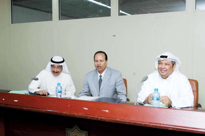 عدنان الخرافي مترئسا الجمعية العمومية هاني عبدالله