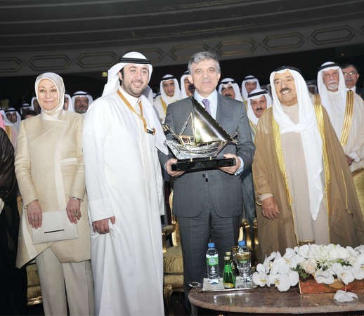 هدية تذكارية للرئيس التركي عبدالله غول﻿