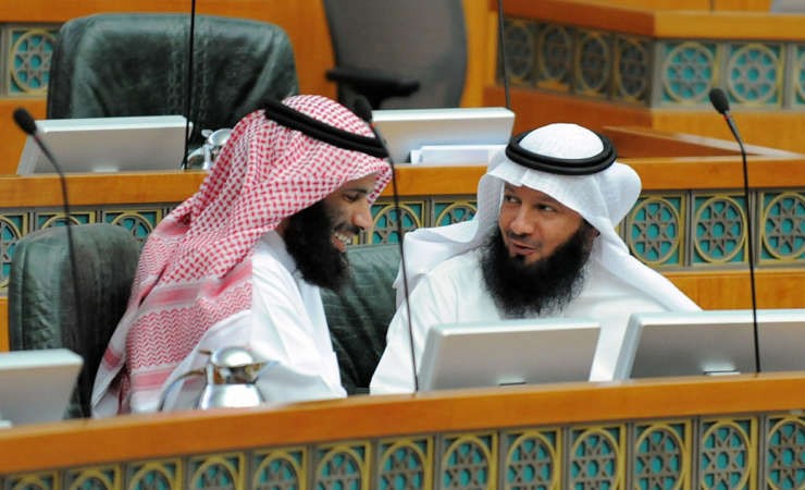 داحمد بن مطيع ودنايف العجمي
