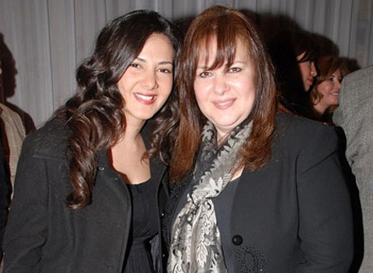 أول هدية اشترتها دلال عبدالعزيز لحفيدتها