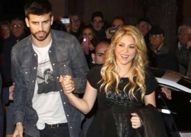 Shakira الى جانب حبيبها لاعب برشلونة