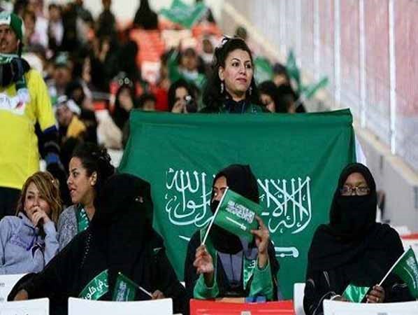 5 شروط لدخول النساء "ملاعب القدم" السعودية