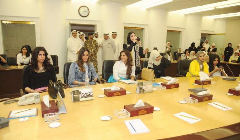 جانب من طالبات كلية العلوم الادارية