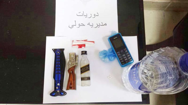 رجال امن حولي تحفظوا على المضبوطات ونقلوا الفتاة الى المستشفى بسيارة اسعاف