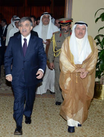 الرئيس التركي لدى وصوله الخيمة الاميرية 