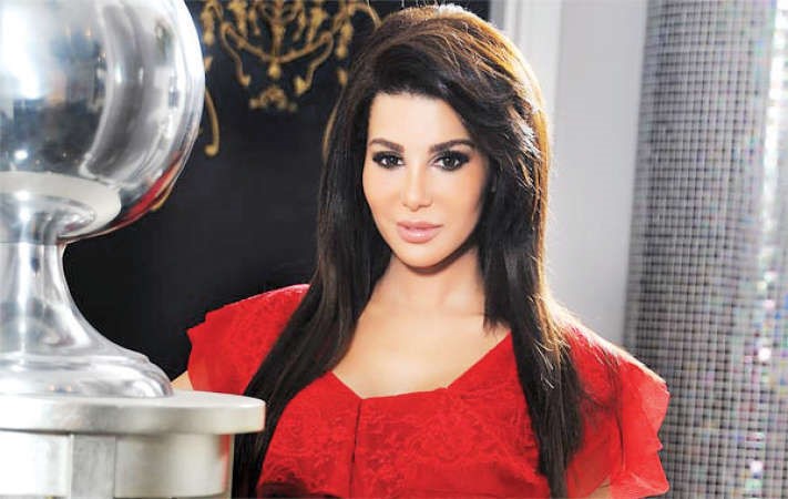 المذيعة سازديل﻿