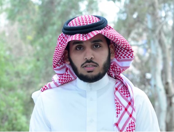 بالفيديو.. سعودي يرفع الأذان من ثالث أكبر مسجد في العالم