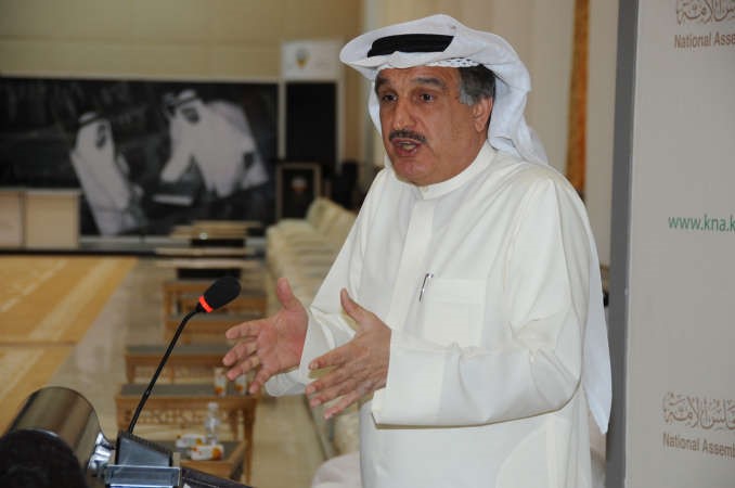 كامل العوضي متحدثا في المجلس امس هاني الشمري