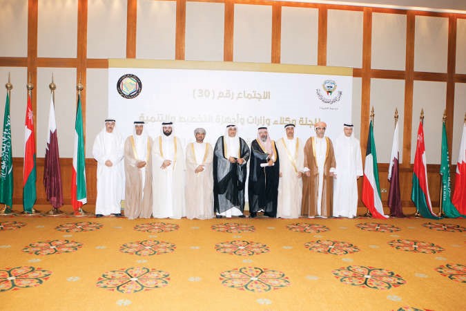 دعادل الوقيان مع المشاركين في الاجتماع 30 للجنة وكلاء وزارات واجهزة التخطيط والتنمية بدول التعاون محمد هاشم