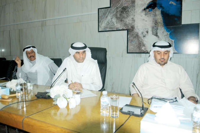 عبدالله الكندري خلال ترؤسه ورشة العمل محمد شوقي
