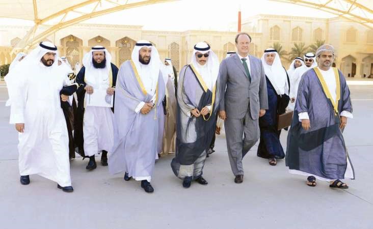 مرزوق الغانم والوفد المرافق لدى مغادرته البلاد