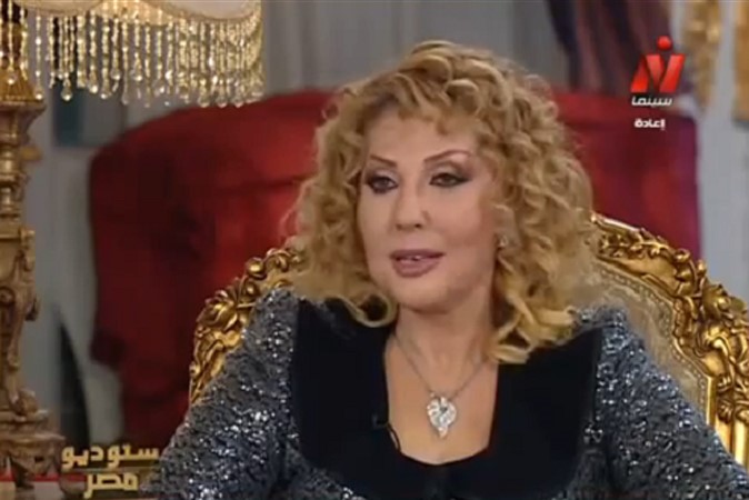 بالفيديو.. نادية الجندي: تزوجت عماد حمدي وعمري 15 عامًا وهو في السبعين