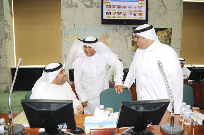 حوار باسم بين فهد الصانع ومشعل الجويسري واسامة العتيبي
