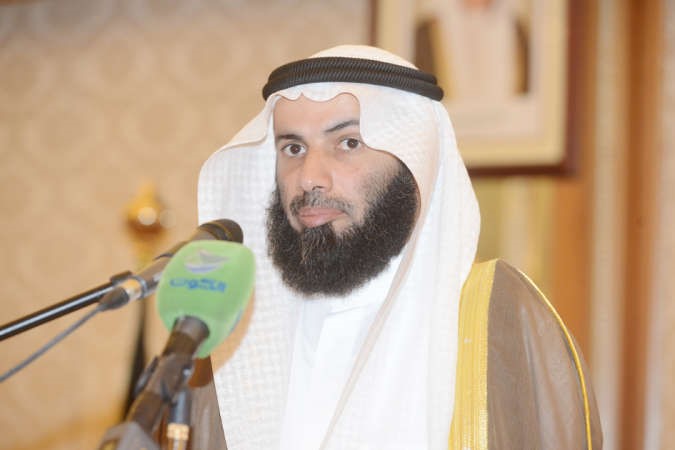 دنايف العجمي متحدثا خلال الاجتماع﻿