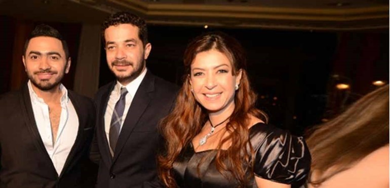 بالصور.. داليا مصطفى تحتفل بزفاف شقيقتها التوأم 