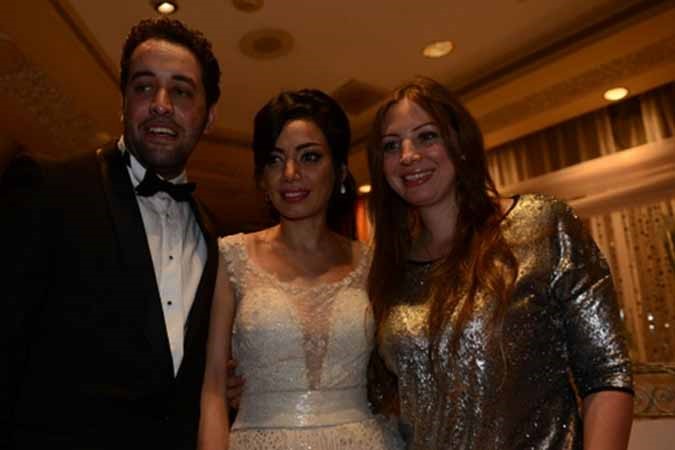 بالصور.. داليا مصطفى تحتفل بزفاف شقيقتها التوأم 