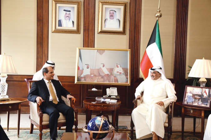 نائب رئيس مجلس الوزراء ووزير الخارجية الشيخ صباح الخالد مع نائب وزير خارجية جمهورية كوبا روخيليو دياز ﻿