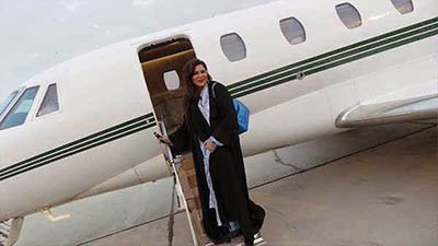 بالفيديو... أحلام تستفز جمهورها باستعراض طائرتها الخاصة