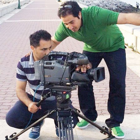 المخرج البذالي يوجه المصور﻿