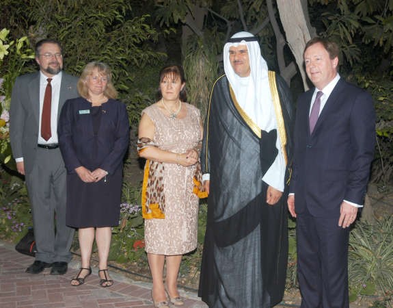 الشيخ سلمان الحمود مهنئا بعيد ميلاد الملكة اليزابيث الثانية حمدي شوقي