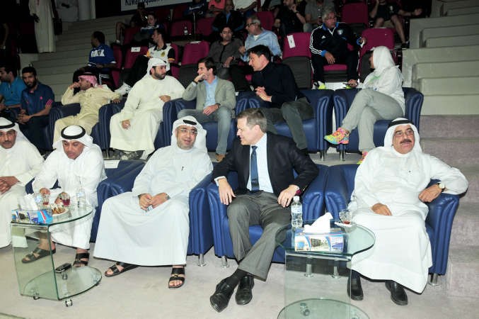 السفير الاميركي ماثيو تولر يتقدم الحضور