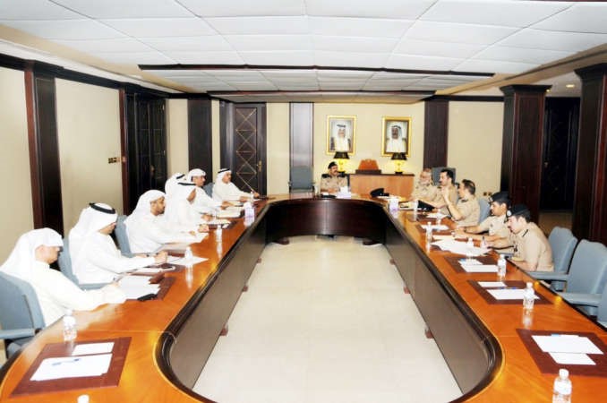 اللواء فيصل النواف مترئسا الاجتماع مع وفد وزارة الخارجية ﻿