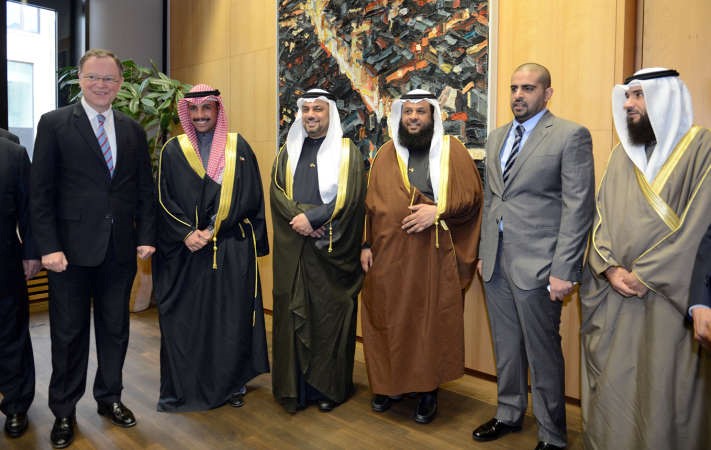 رئيس مجلس الامة مرزوق الغانم والنواب ديوسف الزلزلة وحمود الحمدان وراكان النصف والامين العام علام الكندري مع رئيس المجلس الفيدرالي الالماني ورئيس وزراء ولاية ساكسونيا ستيفان ويل﻿