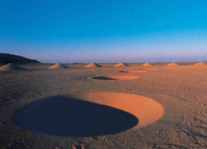 بالفيديو والصور.. إبداع مخفي في الصحراء الشرقية المصرية