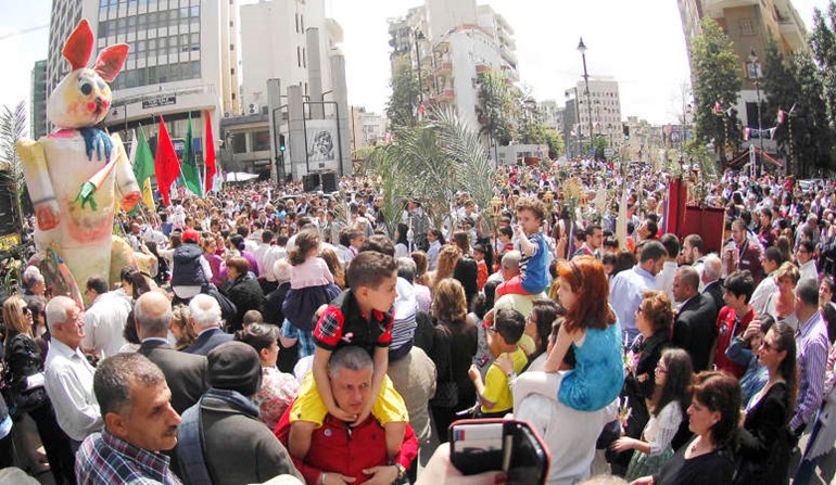 تجمع في ساحة ساسين بدعوة من الكنائس المسيحية الاشرفية بمناسبة احد الشعانين المشترك بين الطوائف ومن اجل وحدة الكنائس محمود الطويل
