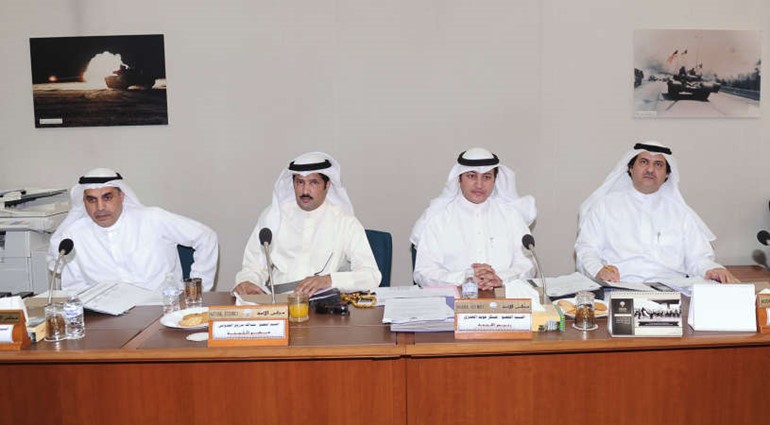 سلطان الشمري وعسكر العنزي وعبدالله العدواني ود عبدالله الطريجي اثناء اجتماع لجنة الداخلية والدفاع 