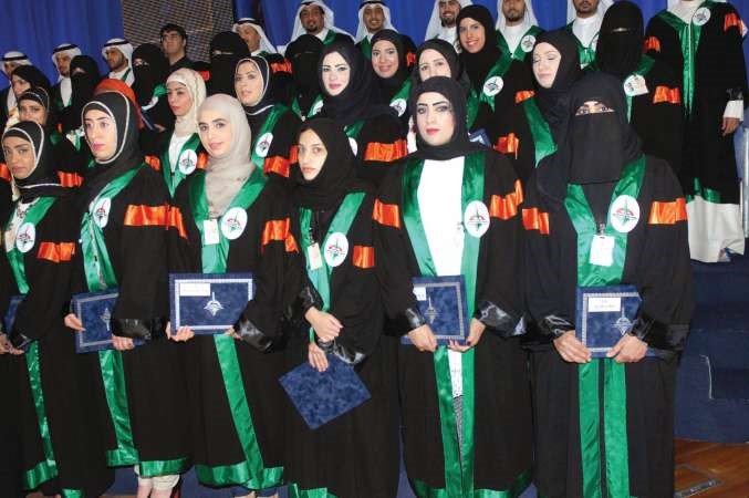 الخريجاتولقطة للذكرى﻿