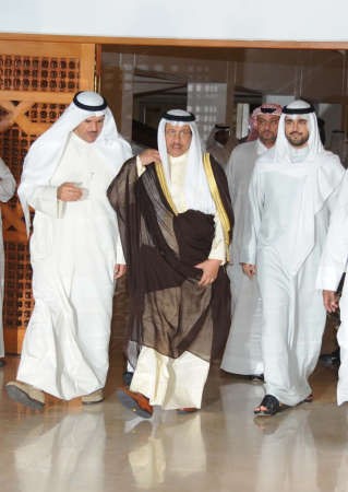 سمو رئيس الوزراء الشيخ جابر المبارك اثناء مغادرته المجلس بعد الجلسة السرية