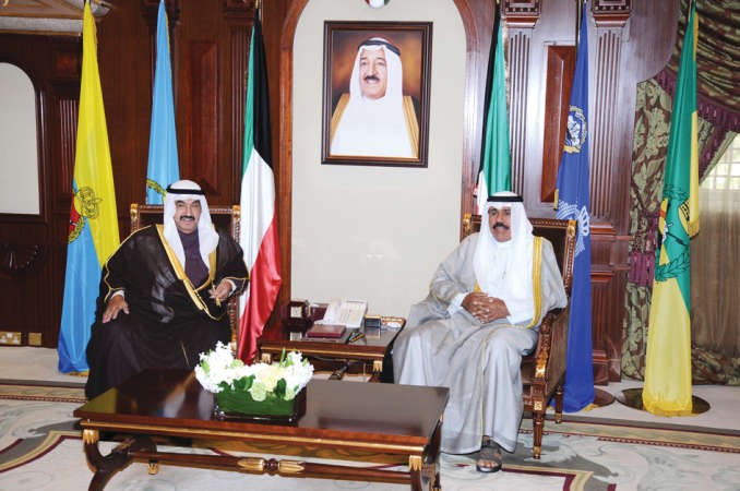 سمو ولي العهد الشيخ نواف الاحمد مستقبلا سمو الشيخ ناصر المحمد ﻿